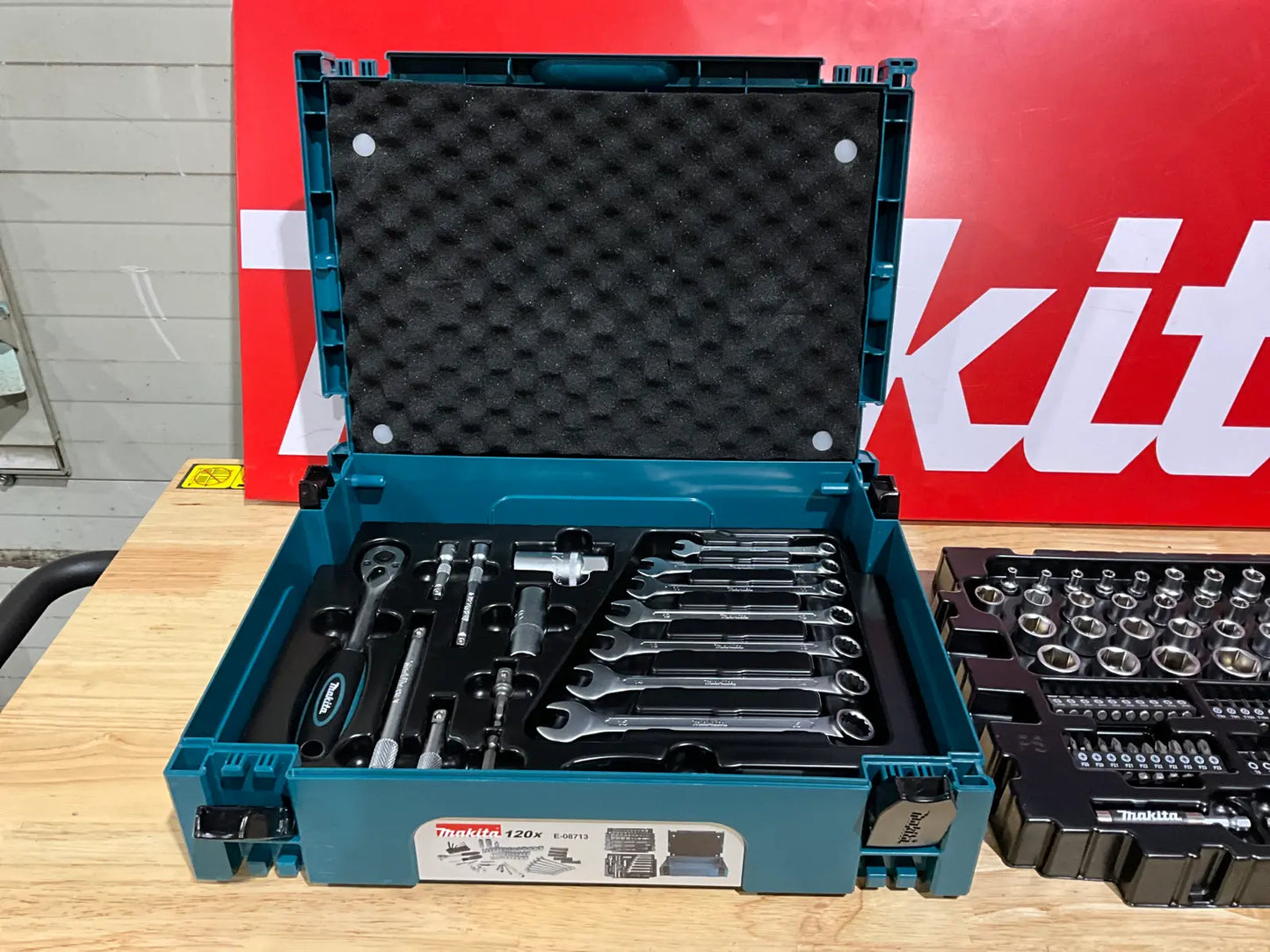 Makita 120 delers verktøysett. E-08713