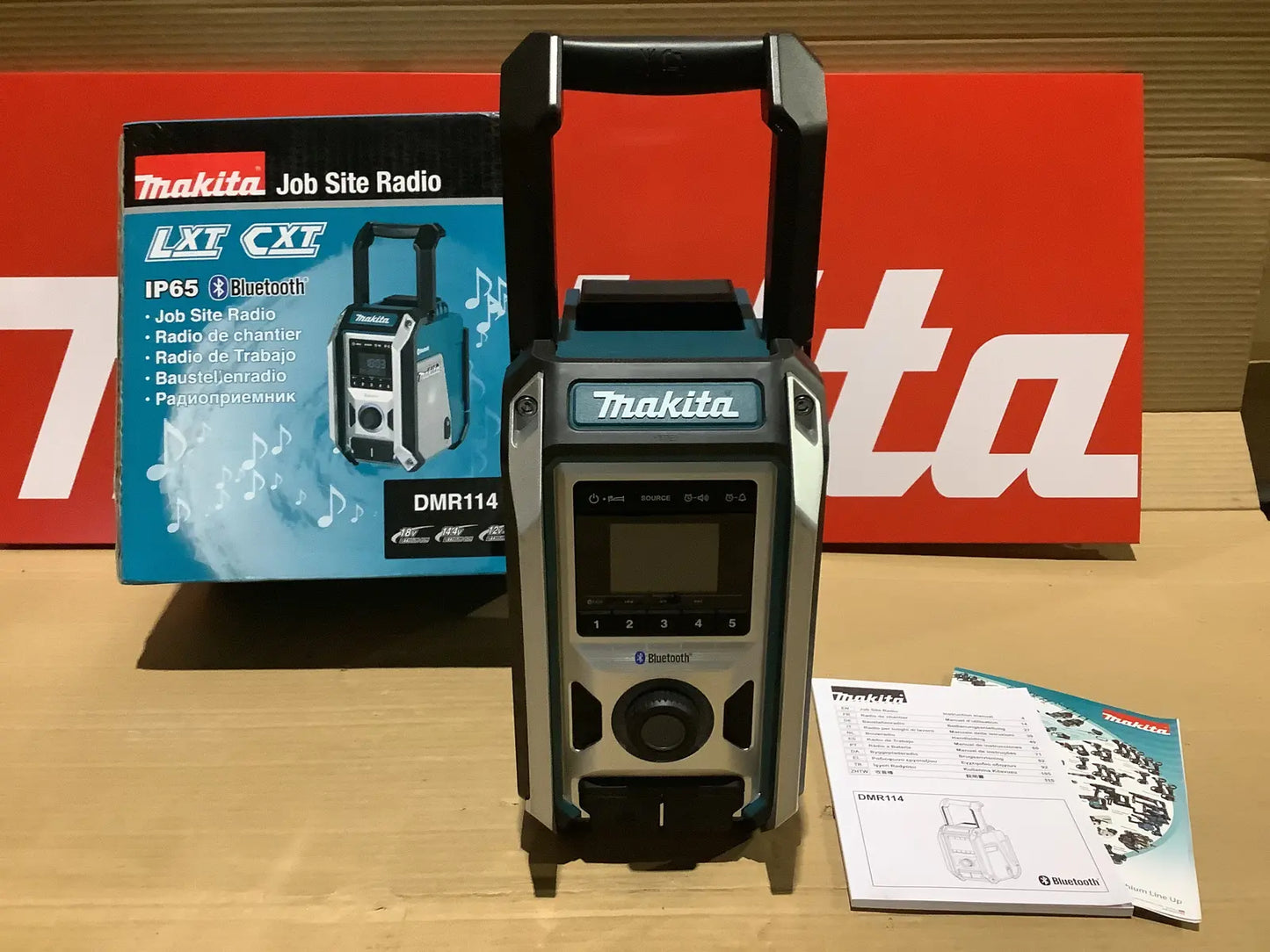 Makita DMR114