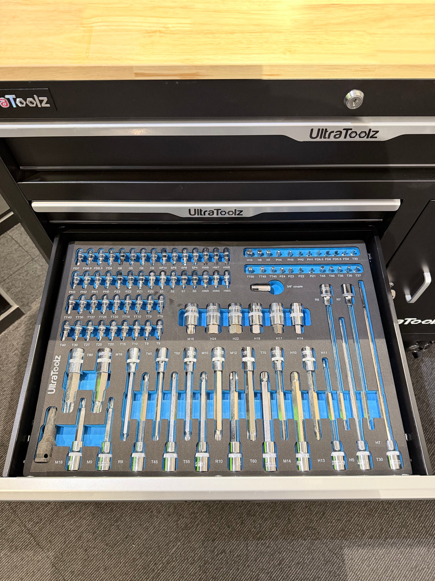 ULTRATOOLZ  7 XXXL VERKTØYVOGN INKLUDERT BATTERI VERKTØY